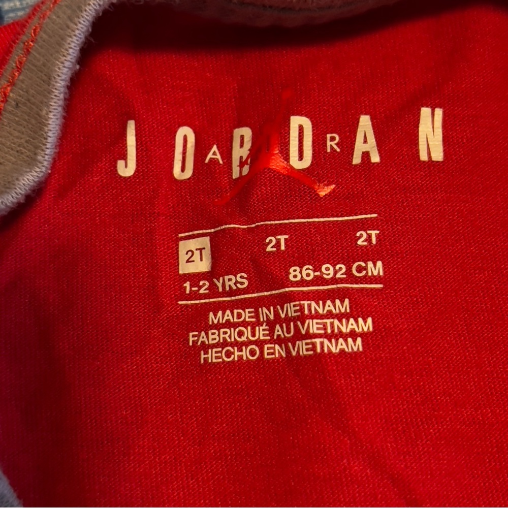 Jordan Kids Set - Gray and Red - Picture 10 of 11